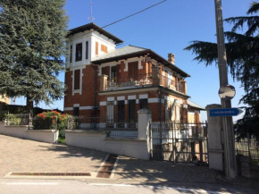 Отель Villa Rina  Камо